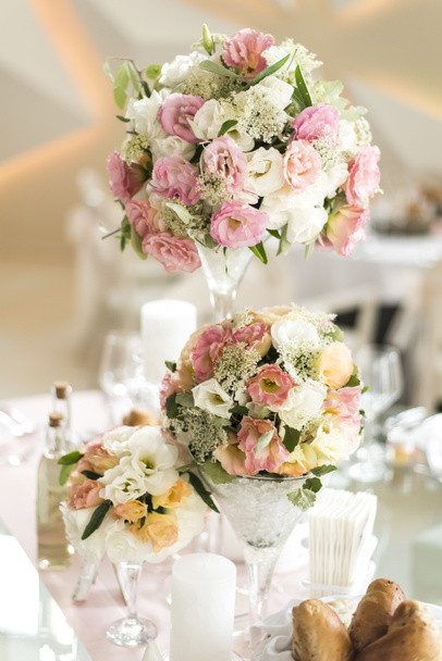 Blumenschmuck für die Hochzeit - Foto, Bild