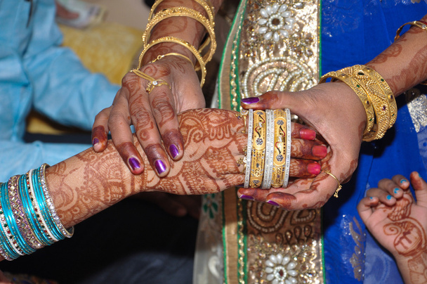 Індійські нареченої Варінга золоті руки кільце   - Фото, зображення