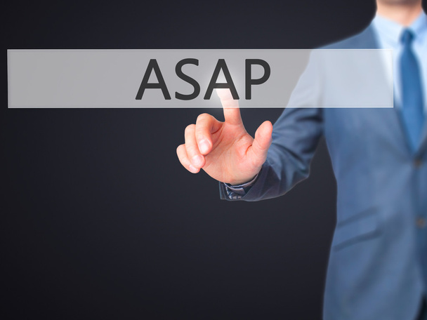 ASAP - Бизнесмен нажимает на цифровой экран
. - Фото, изображение