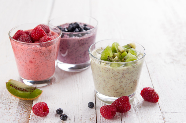 Chia seed pudding with various fruit and berries - Foto, Bild