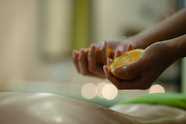 massage with oranges - Zdjęcie, obraz