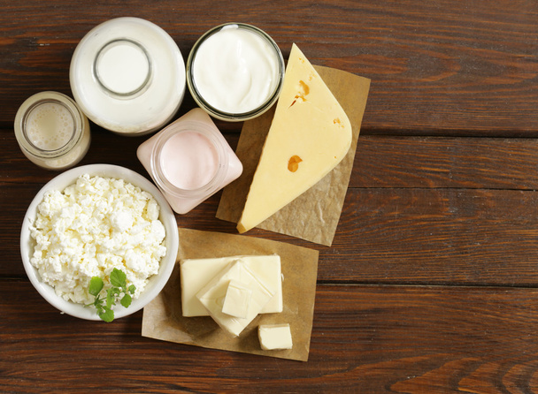 Βιολογικά Τυροκομικά προϊόντα - ξινή κρέμα, τυρί cottage, γάλα, γιαούρτι - Φωτογραφία, εικόνα