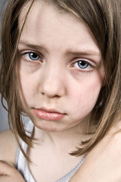 Сумно блакитний очі дитини - Фото, зображення