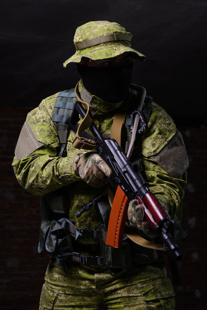 στρατιώτη με όπλο - Φωτογραφία, εικόνα