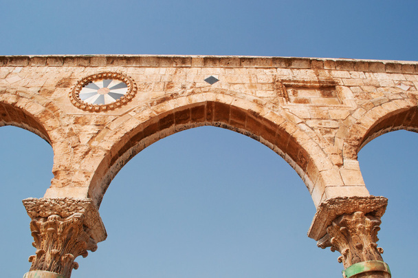 Ιερουσαλήμ, Ισραήλ, Μέση Ανατολή: λεπτομέρειες σχετικά με το causeway με καμάρες στο όρος του ναού, μία από τις σημαντικότερες Θρησκευτικές τοποθεσίες στον κόσμο  - Φωτογραφία, εικόνα