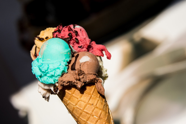 helado en un cono - Foto, Imagen