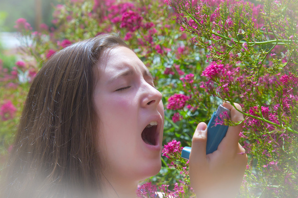 Chica adolescente con alergia al polen
 - Foto, Imagen