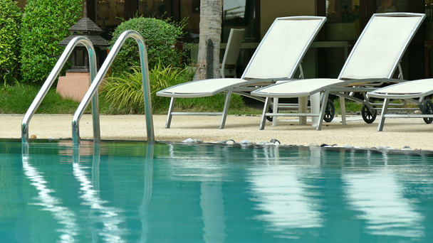 Zwembad in het hotel - Video