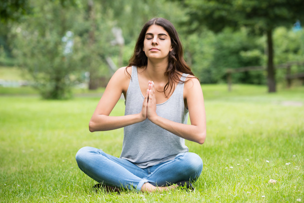 Young Woman Meditating - Foto, Imagen
