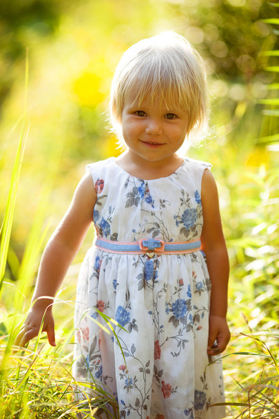 Little blonde girl - Foto, afbeelding