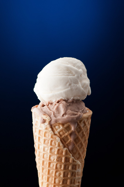 Ice cream in a waffle cup - Φωτογραφία, εικόνα