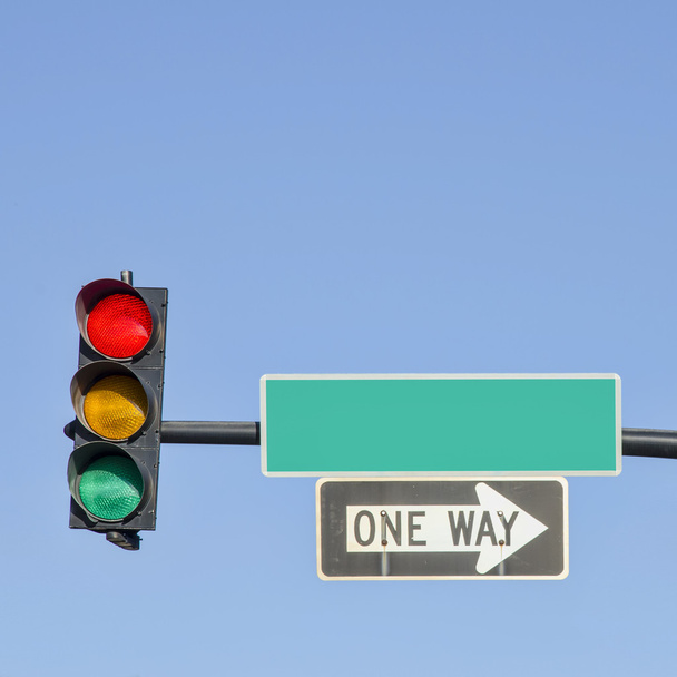 Світлофор & дорожніх знаків - Фото, зображення