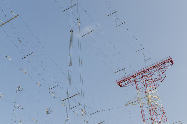 sistema de transmisión de líneas de comunicación
 - Foto, Imagen