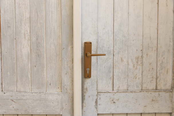 крупним планом дерев'яні двері
 - Фото, зображення