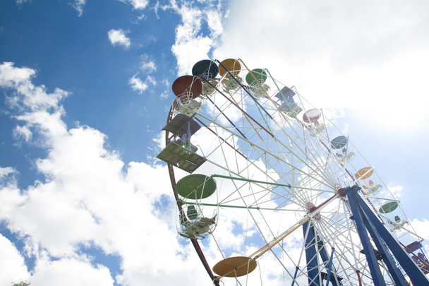ferris roue dans un parc d'attractions - Photo, image