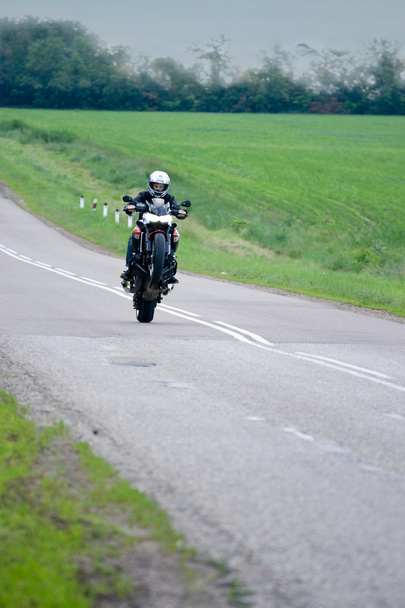 Mladý muž na motorce - Fotografie, Obrázek