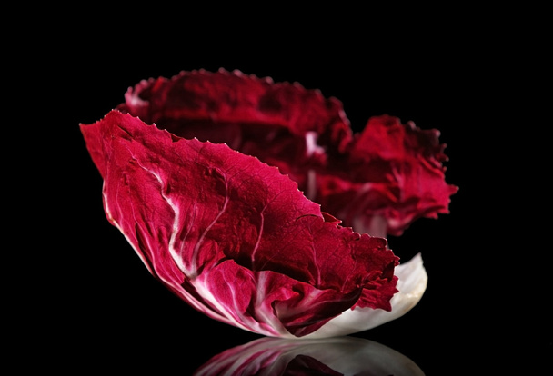 Fresh red cabbage leaf  - Фото, зображення
