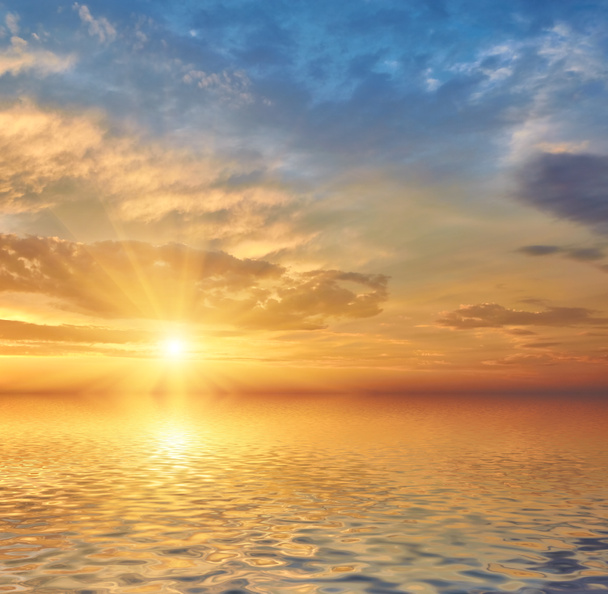 Kaunis meri auringonlasku
 - Valokuva, kuva