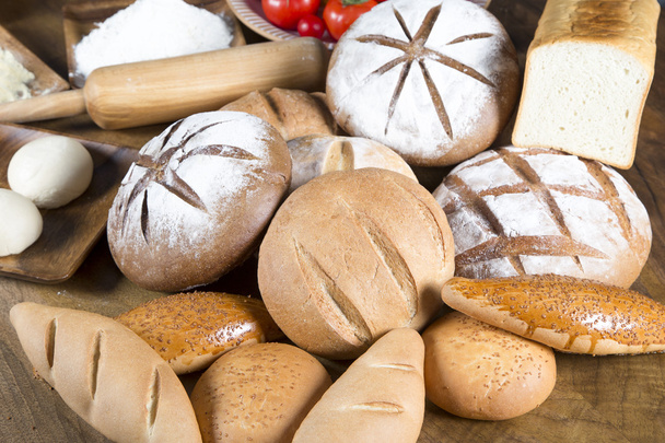 pan, masa y verduras
 - Foto, imagen
