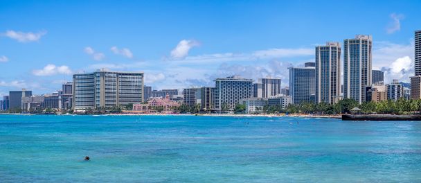 Célèbre plage de Waikiki
 - Photo, image
