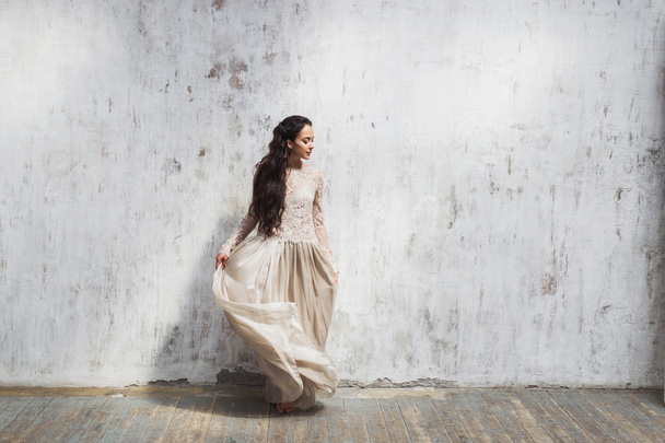 Bride in an elegant silk dress - Photo, Image