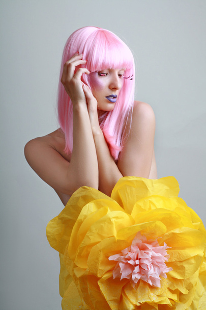 woman with pink hair - Фото, зображення