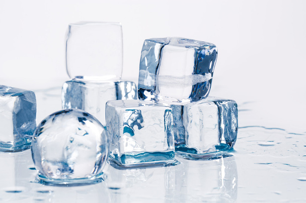 Buz küpleri ve topları - Fotoğraf, Görsel