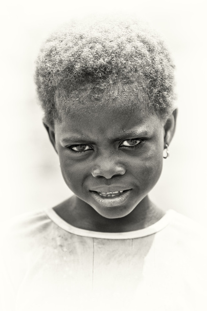 Angry little girl from Ghana - Foto, afbeelding