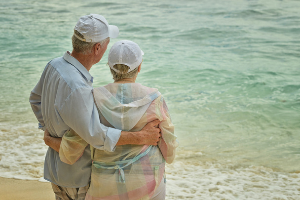 elderly couple rest at tropical beach - Foto, Imagem