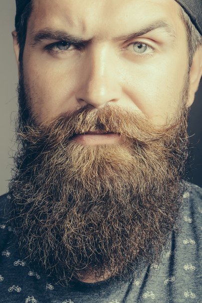 handsome bearded man - Foto, afbeelding