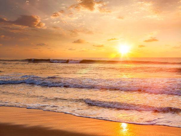 Sunrise on beach - Foto, Imagem