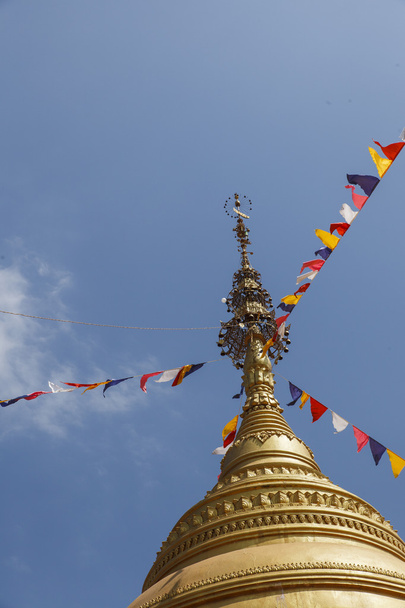 Golden pagoda in Myanmar. - Φωτογραφία, εικόνα