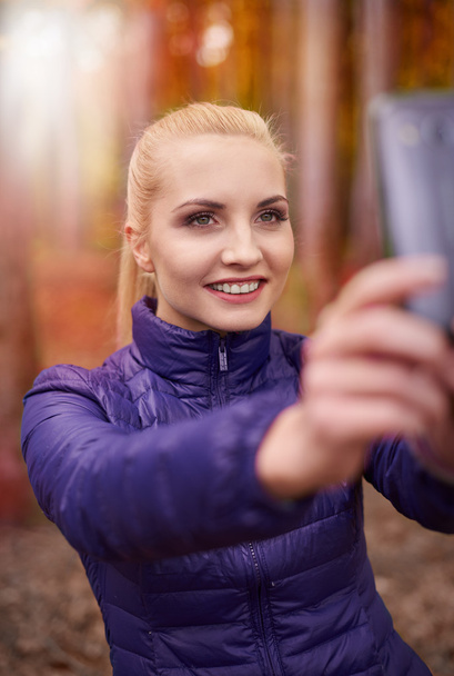 donna che prende selfie dopo l'allenamento
 - Foto, immagini