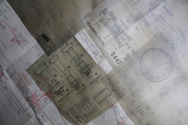 viejos planos de construcción de papel
 - Foto, imagen