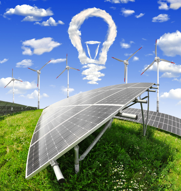 Sonnenkollektoren mit Windkraftanlagen - Foto, Bild