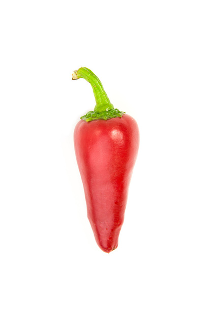 Один стиглий червоний перець Чілі на білому
 - Фото, зображення