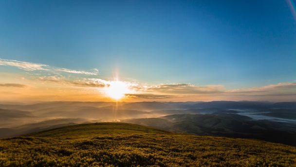 lever de soleil carpates montagne
 - Photo, image