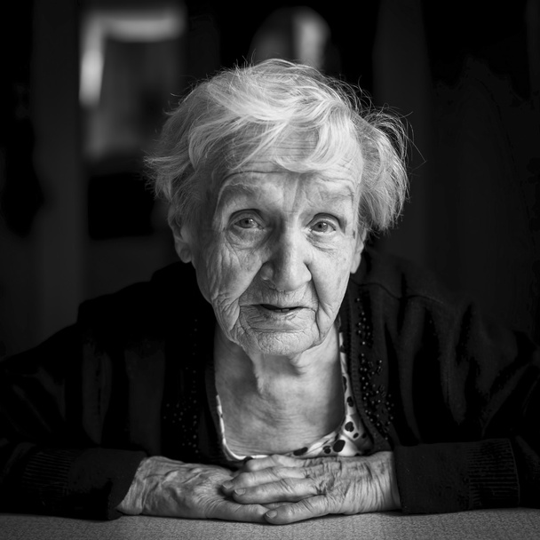 портрет старої жінки
  - Фото, зображення