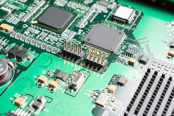 Detalle de una placa de circuito impreso electrónico
 - Foto, imagen
