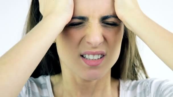 Woman feeling very strong headache closeup - Záběry, video