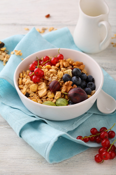Granola with berry for healthy breakfast - Foto, Imagen