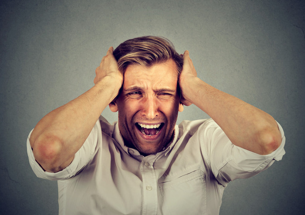 stressed man upset frustrated screaming  - Foto, Imagen