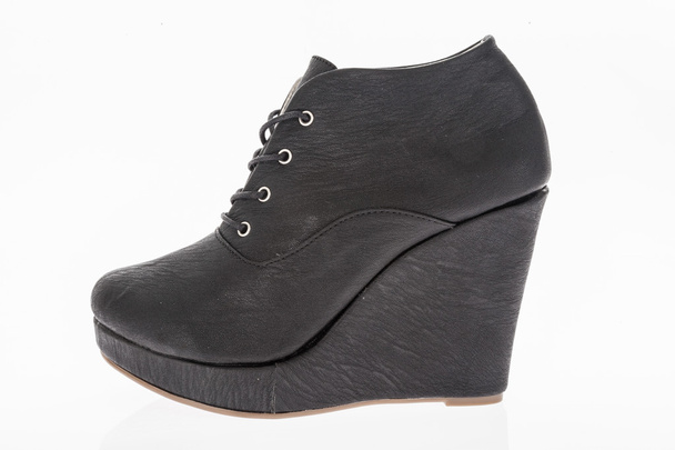 платформа обувь из черной кожи со шнурками
 - Фото, изображение
