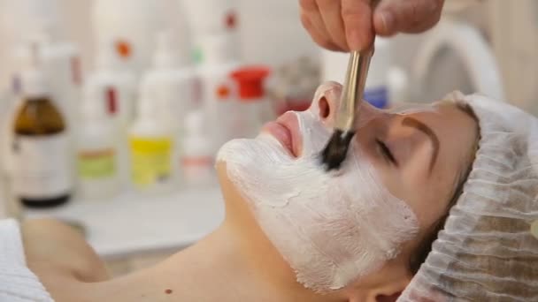 máscara facial que se aplica durante el tratamiento de spa
 - Metraje, vídeo