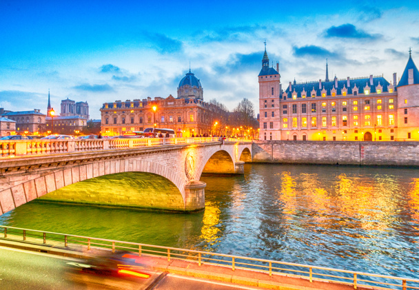 Όμορφη θέα του Παρισιού κτίρια και ποτάμι - Φωτογραφία, εικόνα