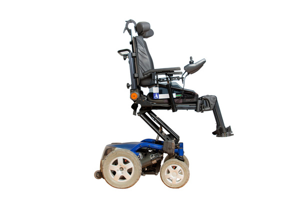 motorizovaný invalidní vozík pro zdravotně postižené osoby - Fotografie, Obrázek