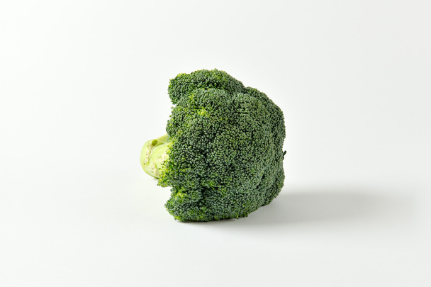 Fresh head of broccoli - 写真・画像