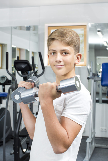 boy teenager goes in for sports - Fotoğraf, Görsel