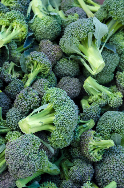 Brokkoli in einem Haufen - Foto, Bild