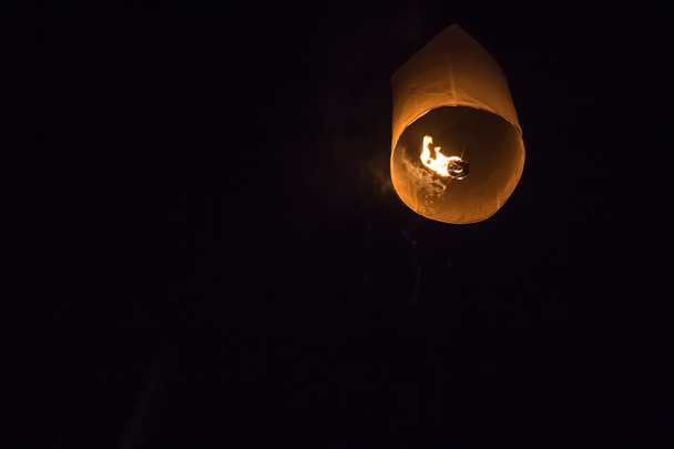 Cielo linterna festival de fuegos artificiales
 - Foto, imagen